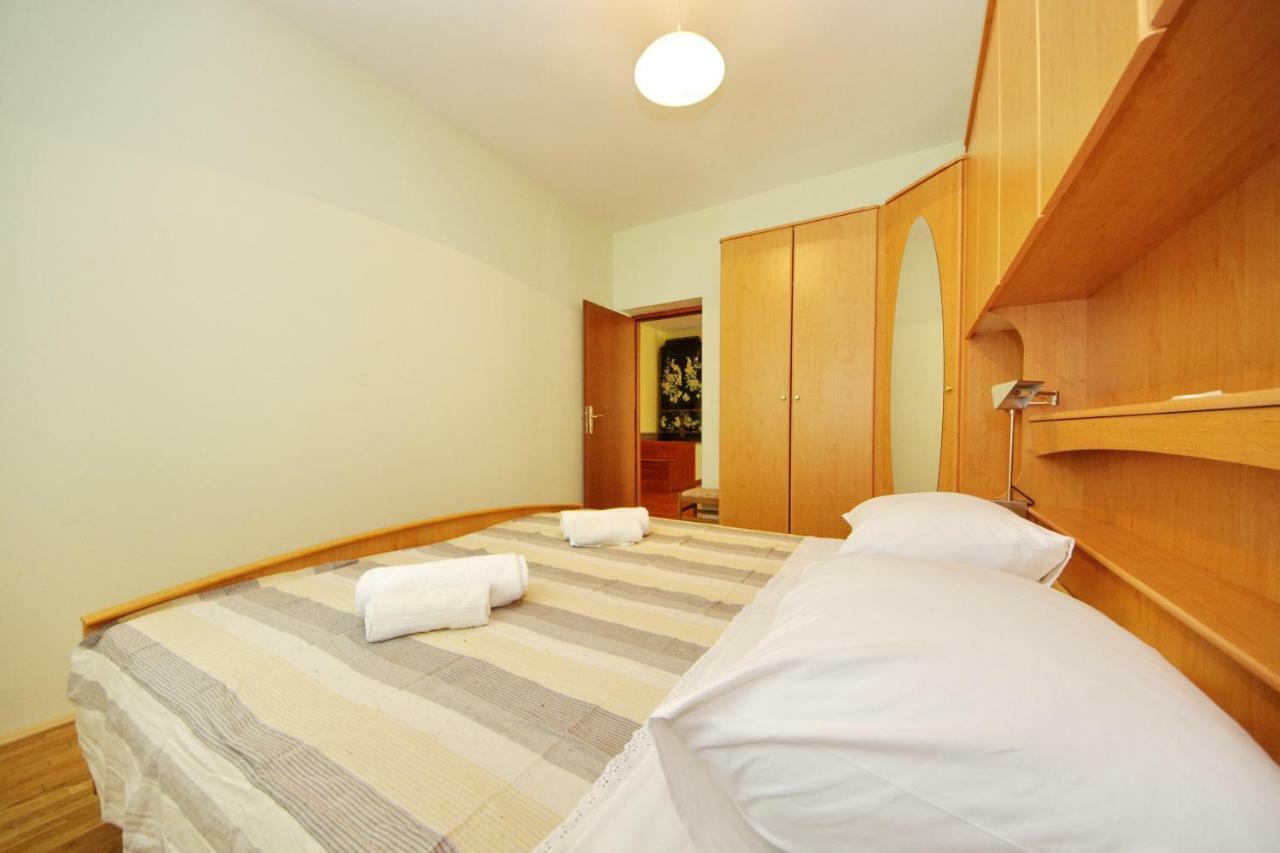 Apartments Eduard Vrsi Exterior photo