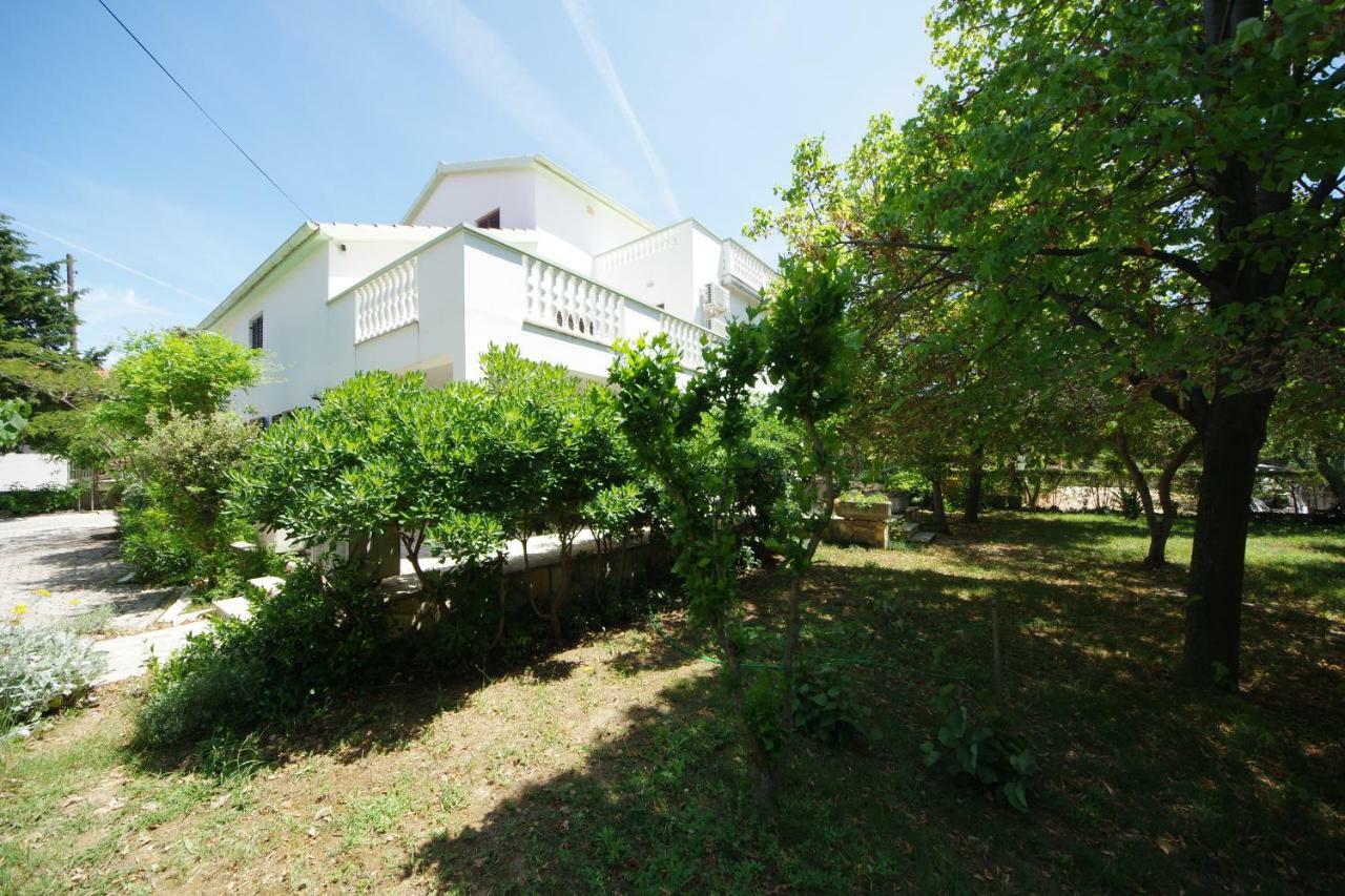 Apartments Eduard Vrsi Exterior photo